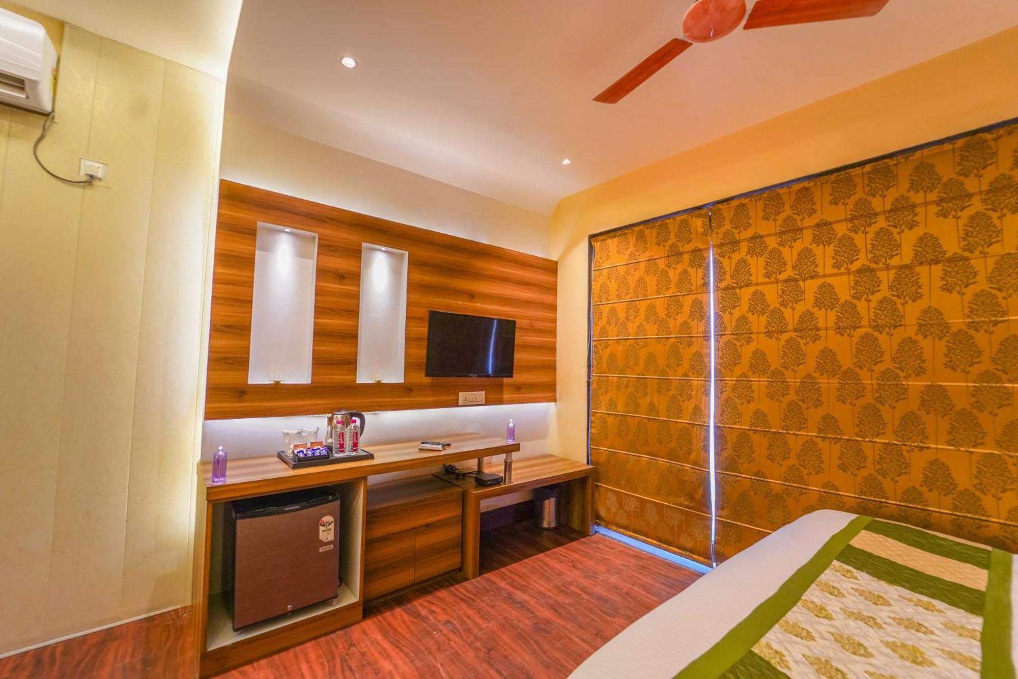 Shiv Rudraksh Resort, Near Assi Ghat
